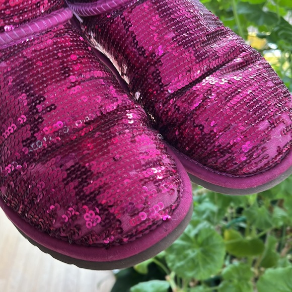 Ugg Classic Short Boots Pink Sequins 7 - Picture 8 of 9